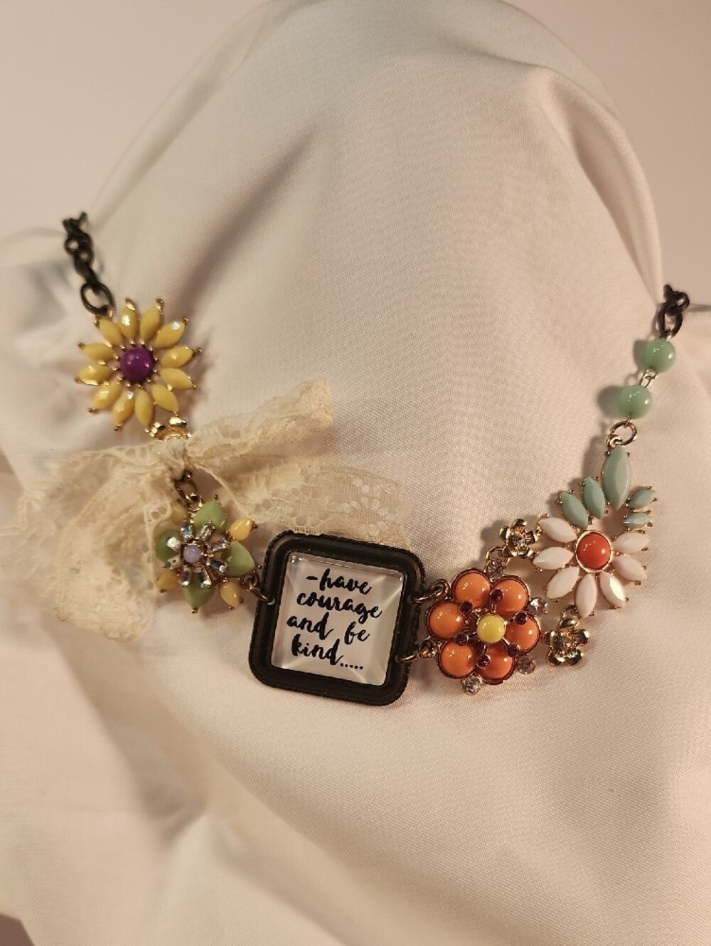 PLUNDER Jewelry!! Set Of 3 Beautiful Necklaces - Picture 2 of 14